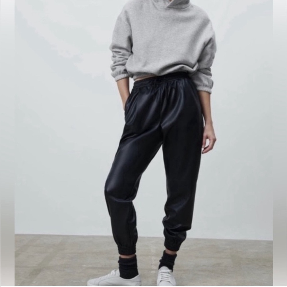 (SOLD) Women’s Faux Leather Joggers Size XS